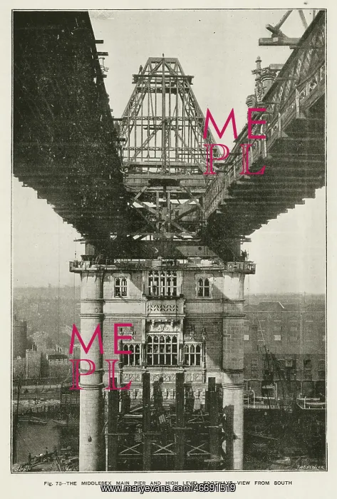 : Tower Bridge under construction : Tower Bridge under construction