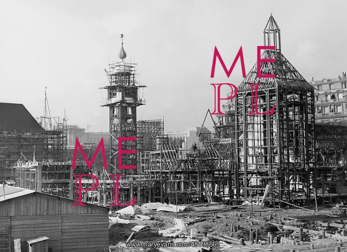 : Tower of the north and pavilion de Picardie under constructi : Tower of the north and pavilion de Picardie under constructi