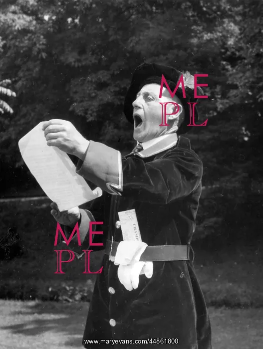 : TOWN CRIER / CONTEST : TOWN CRIER / CONTEST