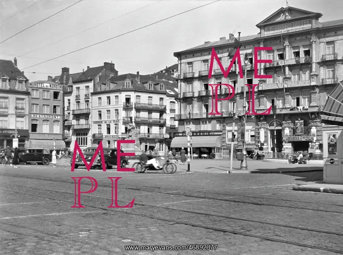: Town square somewhere in France : Town square somewhere in France