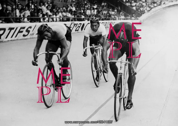 : Track cyclist in Paris, 1943 : Track cyclist in Paris, 1943