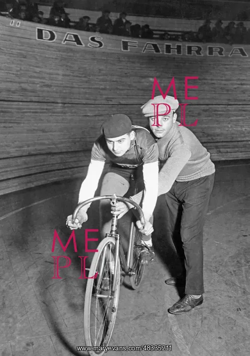 : Track cyclists and helpers, 1934 : Track cyclists and helpers, 1934