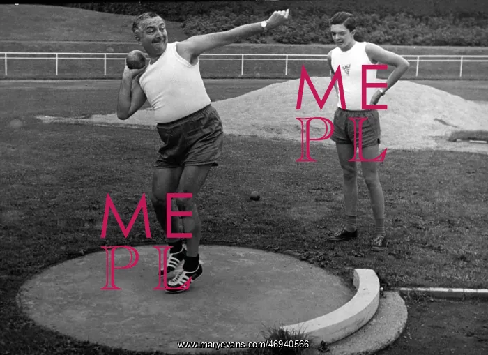 : Track And Field - Decathlon - Javelin : Track And Field - Decathlon - Javelin