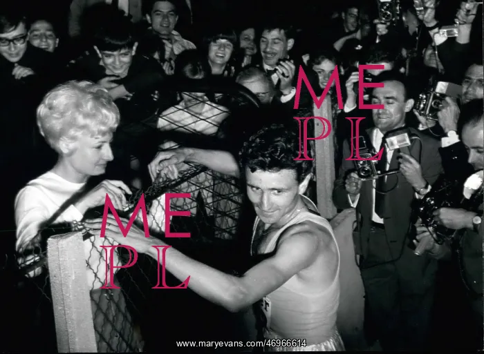 : Track And Field - Decathlon - Javelin : Track And Field - Decathlon - Javelin