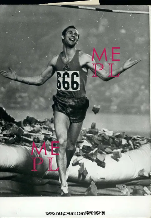 : Track And Field - Decathlon - Javelin : Track And Field - Decathlon - Javelin