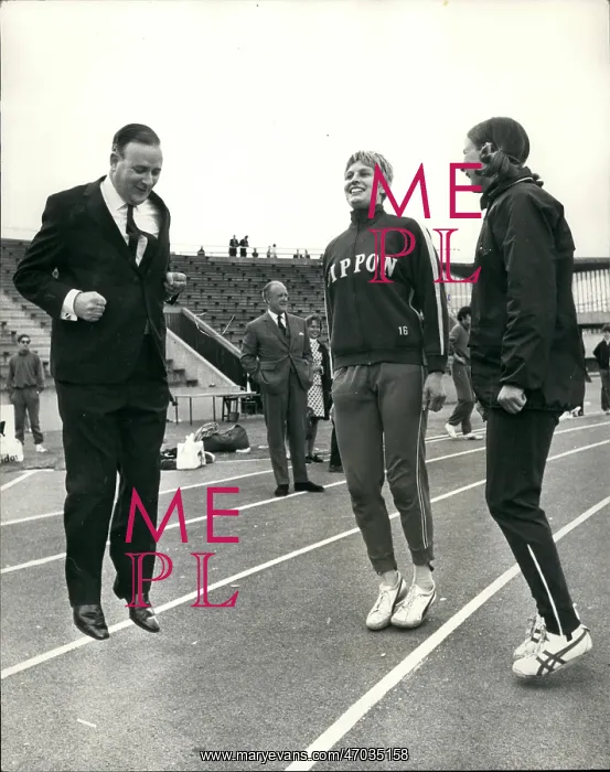 : Track And Field - Decathlon - Javelin : Track And Field - Decathlon - Javelin