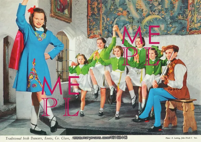  : Traditional Irish dancers, Ennis, County Clare, Ireland