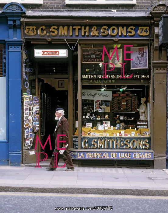 : Traditional London Tobacconist : Traditional London Tobacconist