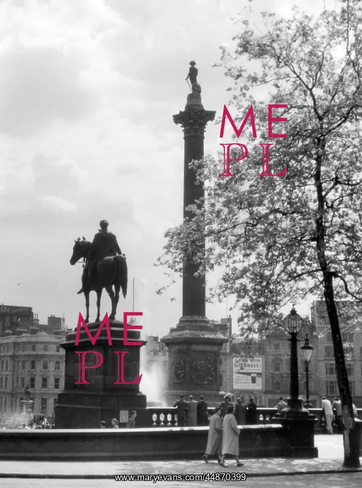 : TRAFALGAR SQUARE : TRAFALGAR SQUARE