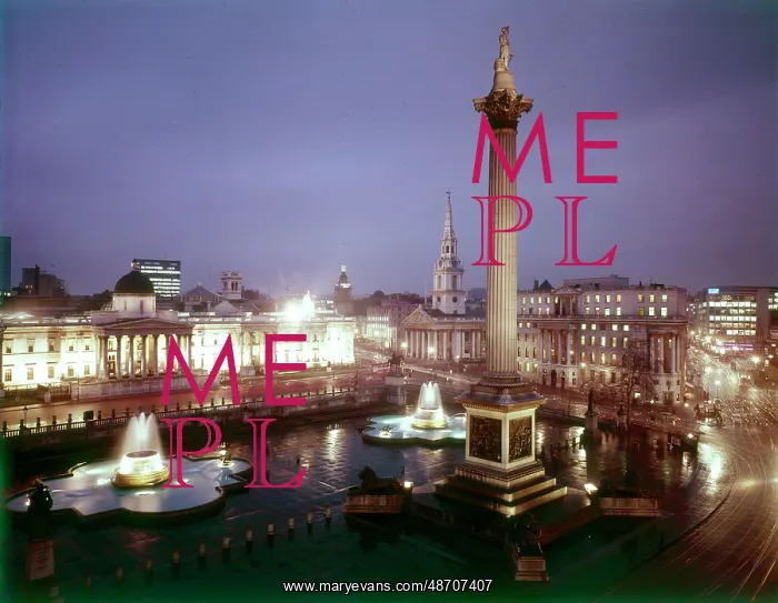  : Trafalgar Square at night, London