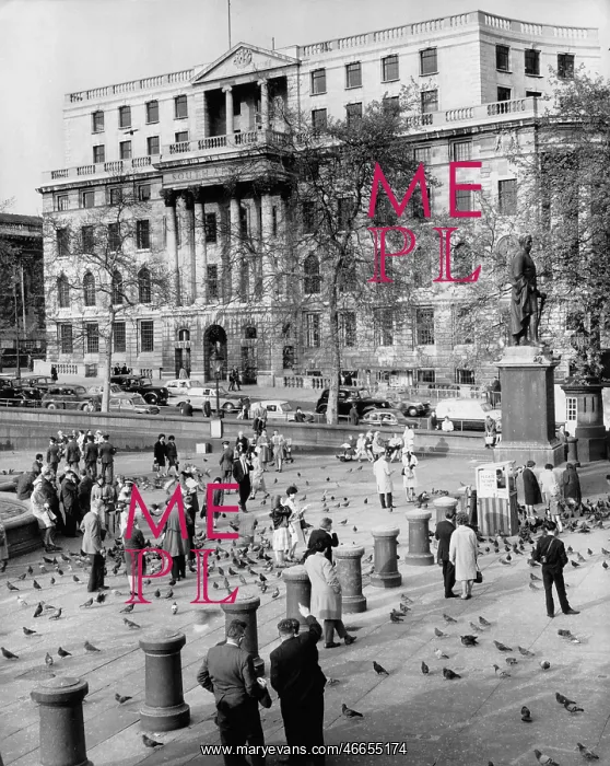  : Trafalgar Square view to west