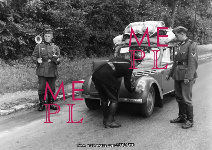: Traffic control in France, 1940 : Traffic control in France, 1940
