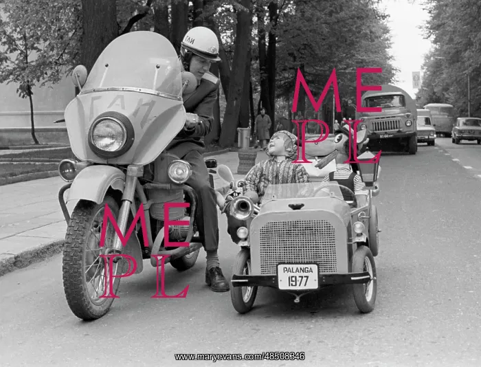 : Traffic control officer, 1977 : Traffic control officer, 1977