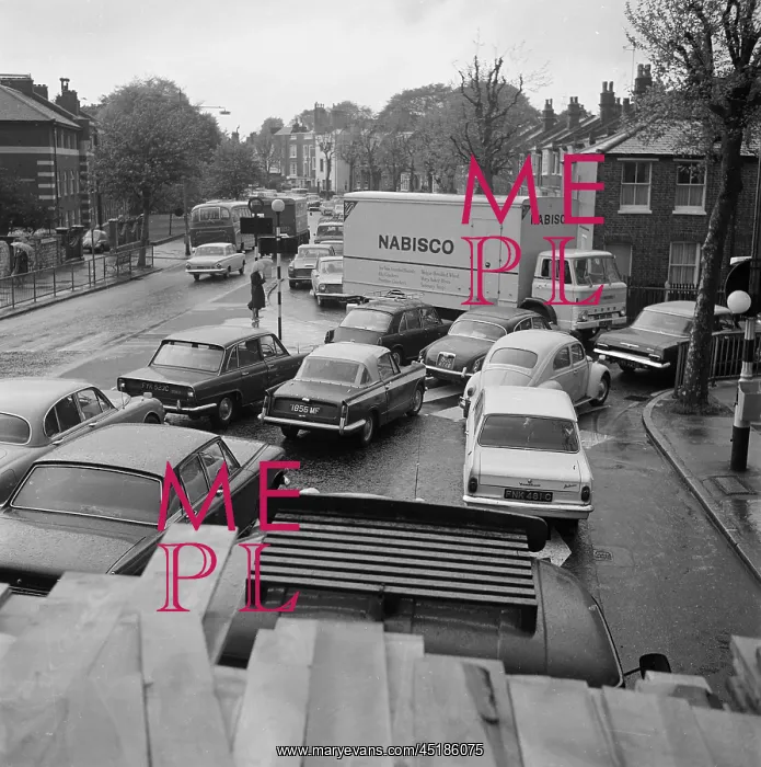 : Traffic in Highgate : Traffic in Highgate