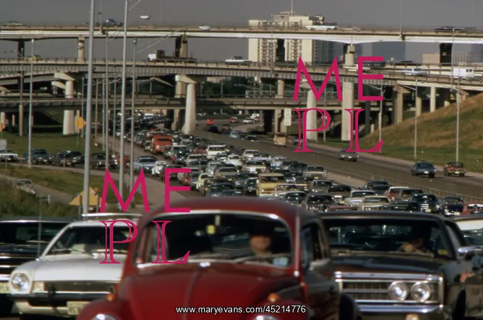 : Traffic jam on a freeway with a multistory ? : Traffic jam on a freeway with a multistory ?