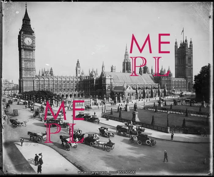 : Traffic passing the Palace of Westminster : Traffic passing the Palace of Westminster