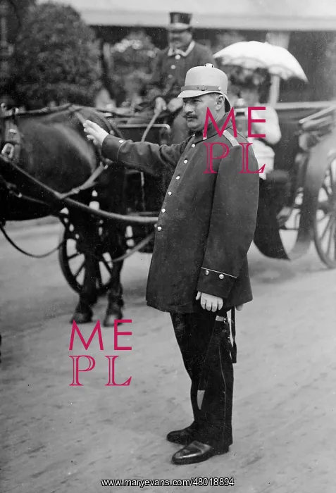  : Traffic policeman in Berlin, 1909