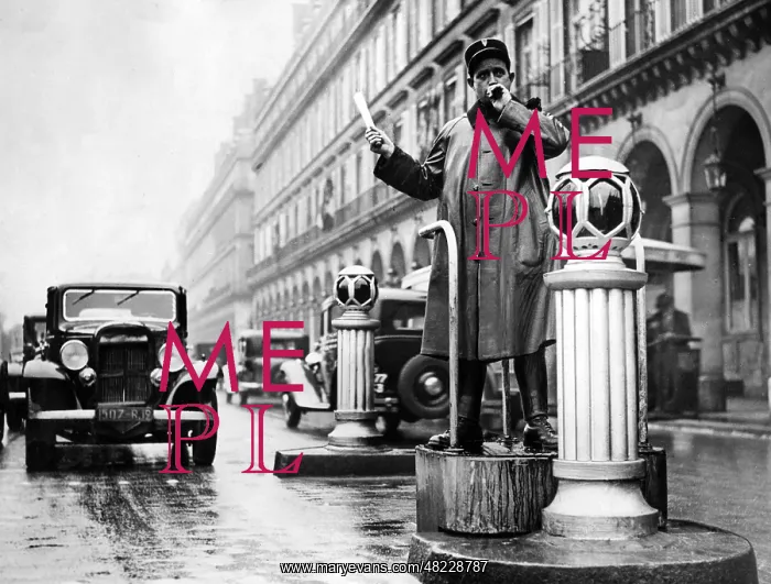 : Traffic policeman in Paris, 1936 : Traffic policeman in Paris, 1936