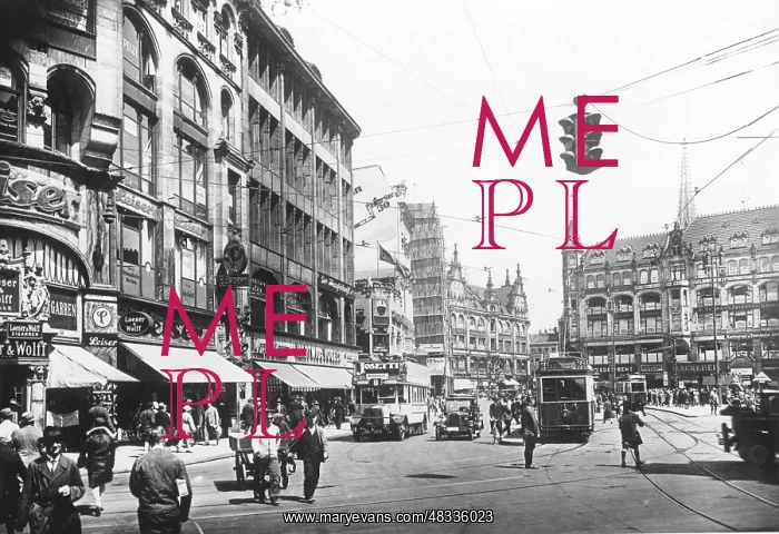 : Traffic on the Spittelmarkt in Berlin, 1928 : Traffic on the Spittelmarkt in Berlin, 1928