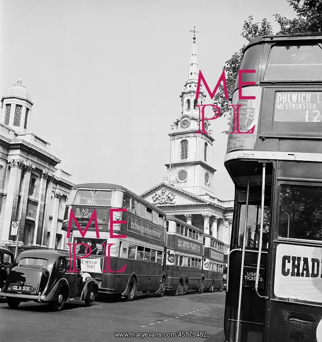 : Traflagar Square, London : Traflagar Square, London