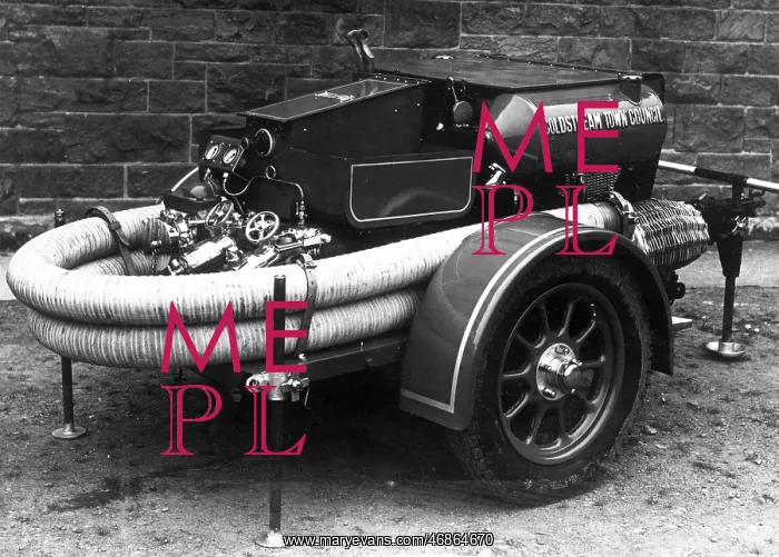: Trailer water pump at Dulwich Fire Station, WW2 : Trailer water pump at Dulwich Fire Station, WW2