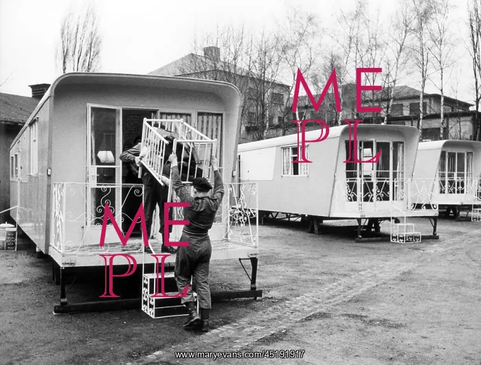 : Trailers for British army families : Trailers for British army families