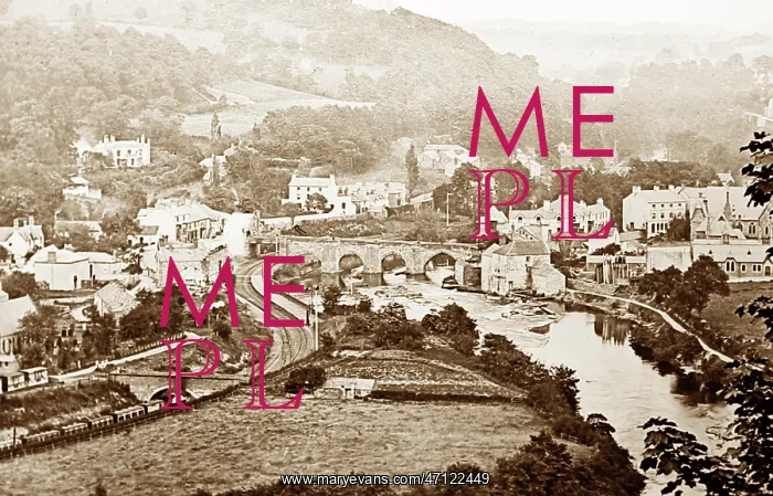 : Train approaching Llangollen, Wales : Train approaching Llangollen, Wales