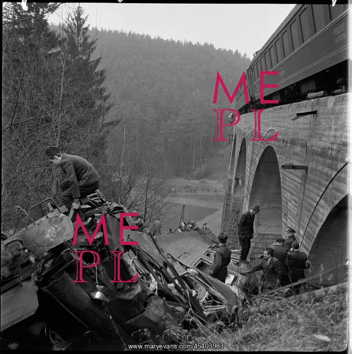 : Train collision - accident - trains - large railway : Train collision - accident - trains - large railway
