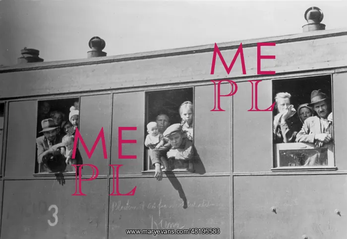 : Train with immigrants from Bessarabia in the camp Galatz, 19 : Train with immigrants from Bessarabia in the camp Galatz, 19