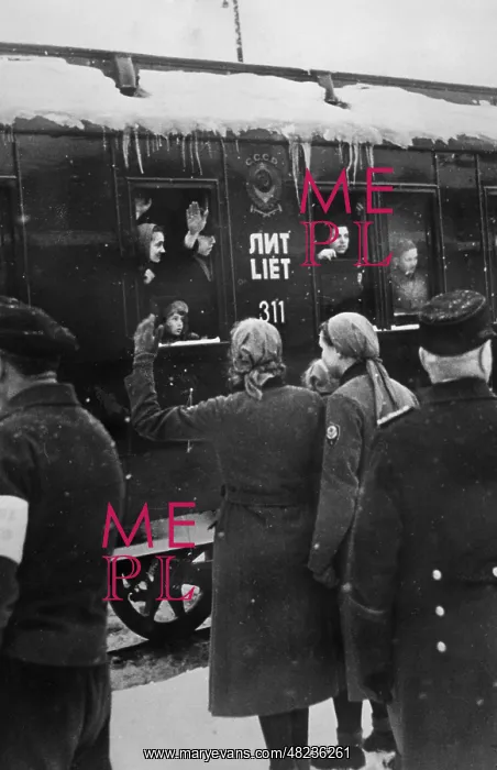 : Train of resettlers from Lithuania, 1941 : Train of resettlers from Lithuania, 1941