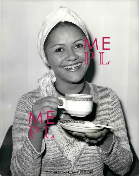 : Train Robber's girlfriend to appear on UK TV : Train Robber's girlfriend to appear on UK TV