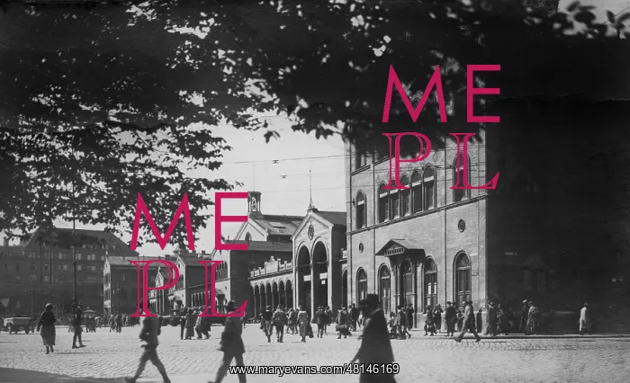 : Train station in Munich, 1928 : Train station in Munich, 1928