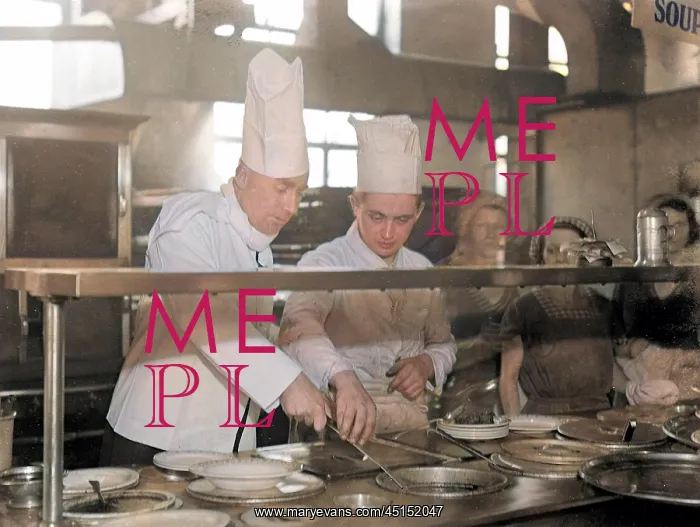 : TRAINEE CHEFS 1930S : TRAINEE CHEFS 1930S
