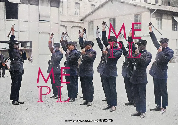 : TRAINEE GENDARMES : TRAINEE GENDARMES