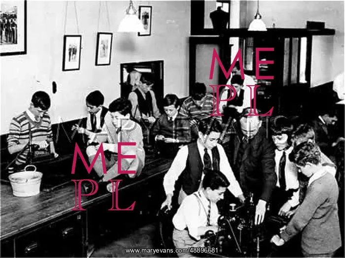 : TRAINEE TAILORS 1930S : TRAINEE TAILORS 1930S