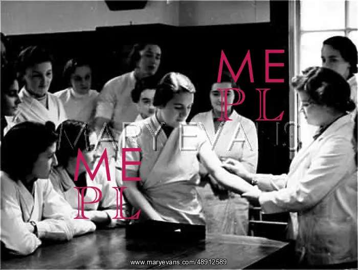 : TRAINEE WOMEN MEDICS : TRAINEE WOMEN MEDICS
