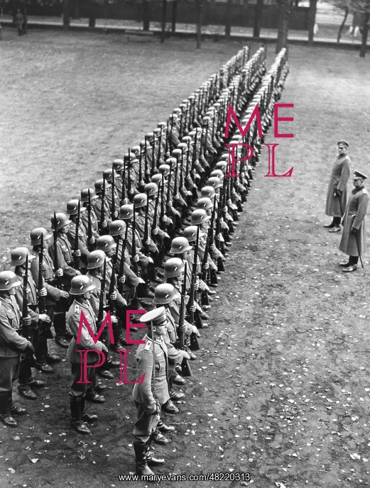 : Training of the Berlin Guard Regiment, 1938 : Training of the Berlin Guard Regiment, 1938