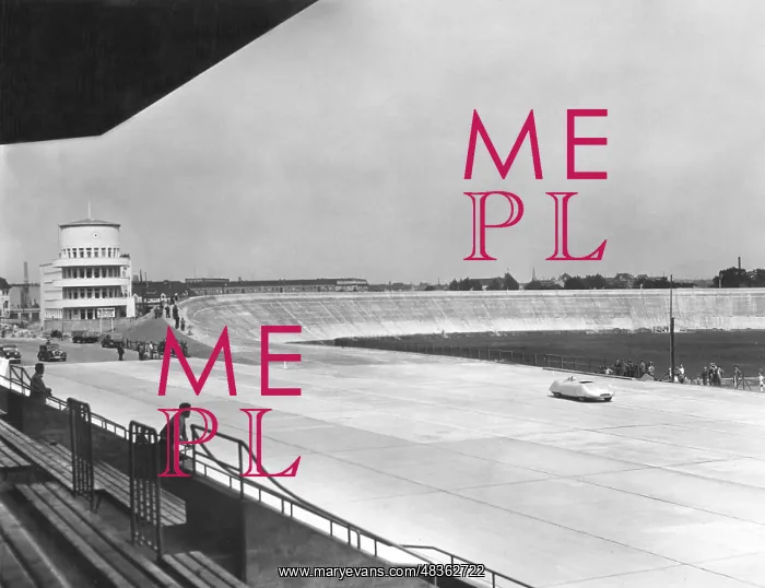 : Training drives on the Avus in Berlin, 1937 : Training drives on the Avus in Berlin, 1937
