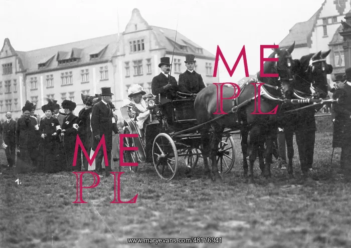 : Training of the German Red Cross, 1912 : Training of the German Red Cross, 1912