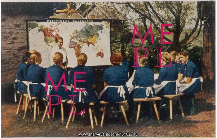 : TRAINING GIRLS IN NAZISM : TRAINING GIRLS IN NAZISM