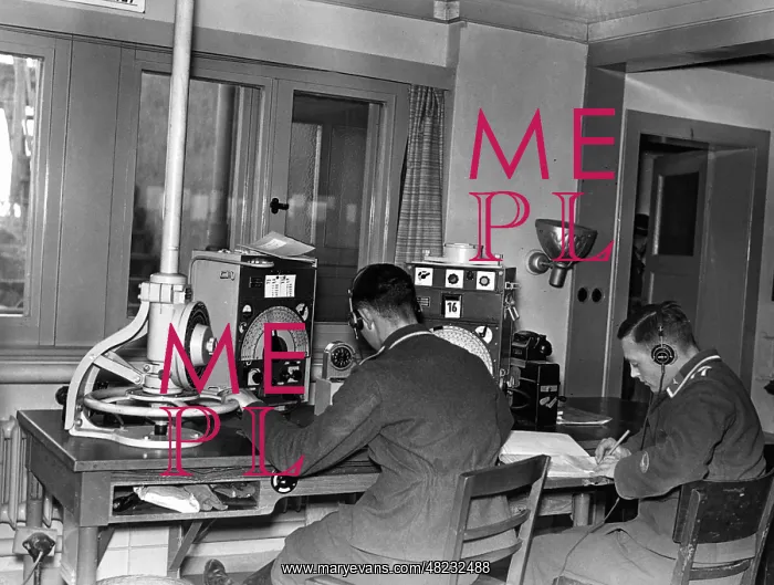 : Training in the radio direction-finding base, 1938 : Training in the radio direction-finding base, 1938