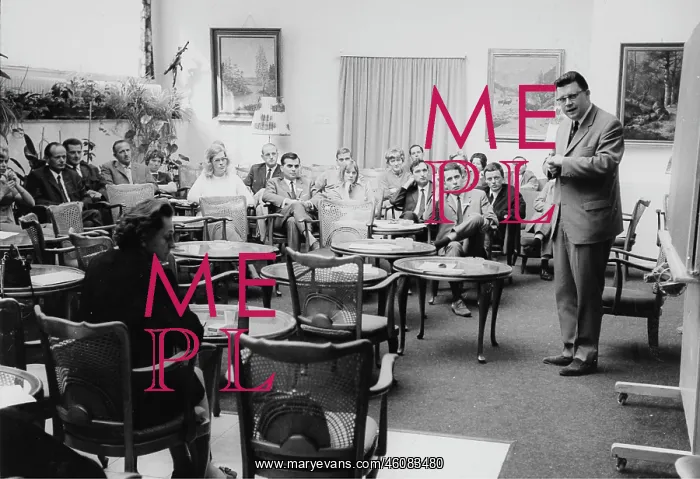  : Training for sales people of the company of Beate