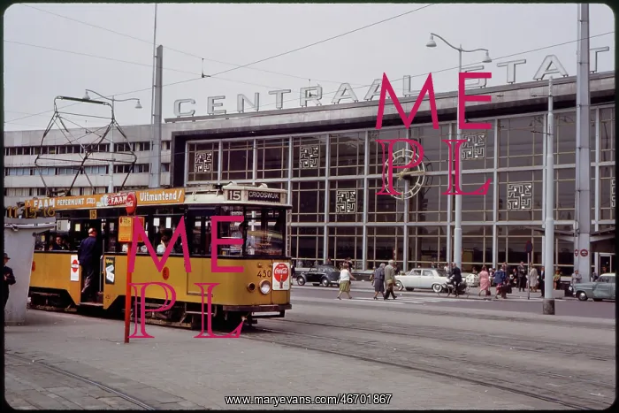: Tram - Centraal Station - Amsterdam : Tram - Centraal Station - Amsterdam