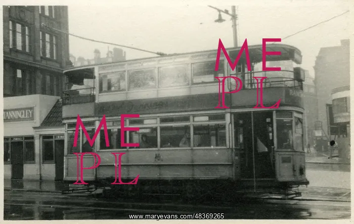  : Tram in City Centre