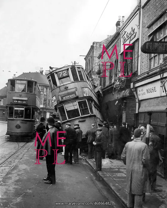 : Tram Crash, Woolwich, London : Tram Crash, Woolwich, London