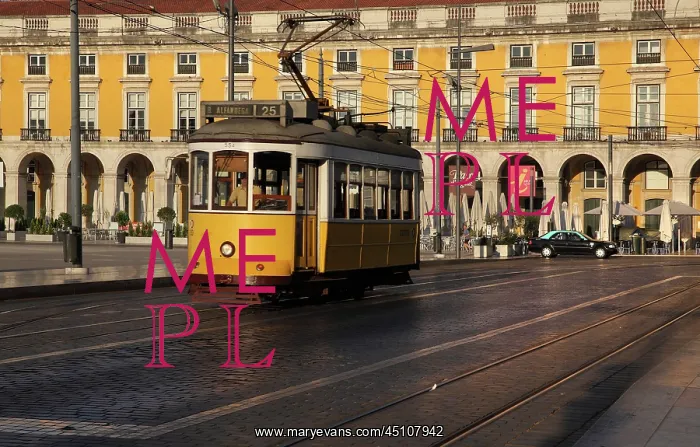 : Tram, Placa do Commercio, Lisbon, Portugal : Tram, Placa do Commercio, Lisbon, Portugal