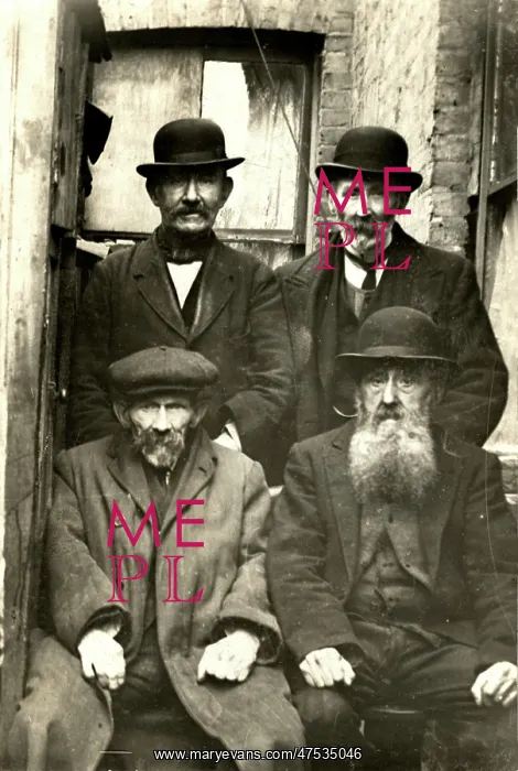 : Four tramps : Four tramps
