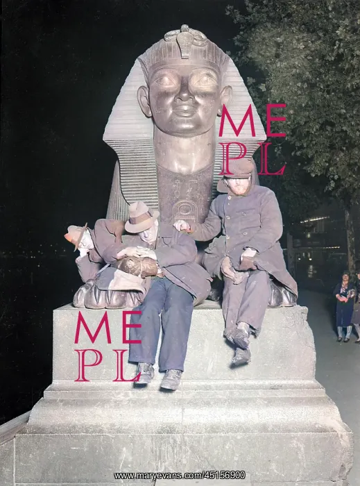 : TRAMPS UNDER THE SPHYNX : TRAMPS UNDER THE SPHYNX