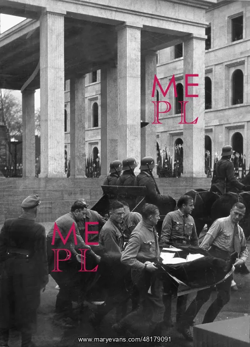 : Transferring the dead of the Hitler putsch, 1935 : Transferring the dead of the Hitler putsch, 1935