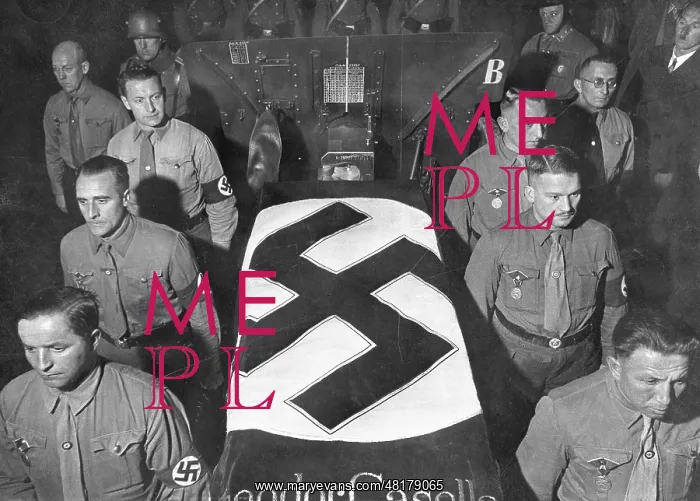 : Transferring the dead of the Hitler putsch in Munich, 1935 : Transferring the dead of the Hitler putsch in Munich, 1935